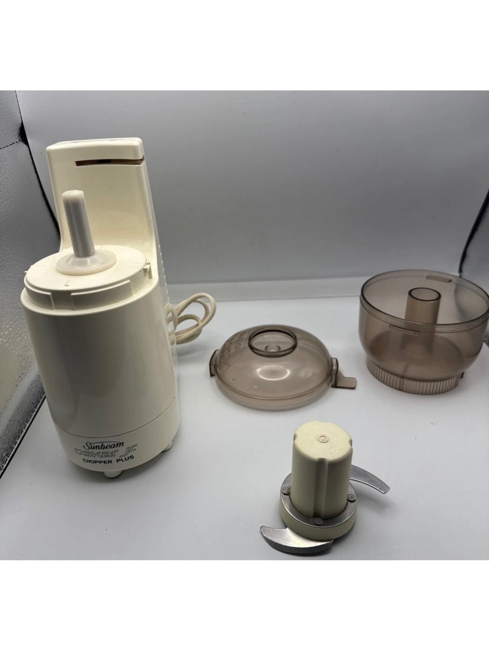 Sunbeam Oskar Jr Chopper Plus 14131 Food Processor with Attachments